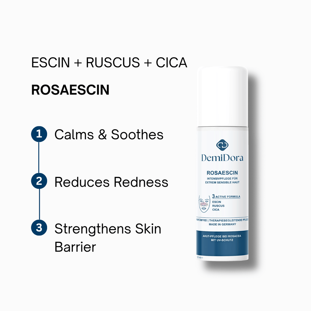DemiDora Rosaescin Produkt-Info-Card mit Flaschen-Mockup und den drei Hauptvorteilen: Calms & Soothes, Reduces Redness, Strengthens Skin Barrier. Oben stehen die Wirkstoffe Escin, Ruscus und Cica.