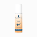 DemiDora Suntino SP50+ Flasche auf weißem Hintergrund mit orangefarbenen Akzenten. Die Verpackung zeigt das Logo, die Bezeichnung „Filter-Formel zur UV-Raffination“, ein großes „SPF 50+“-Icon für hohen UV-Schutz, den Hinweis „Made in Germany“ sowie den blauen Balken „Hochwirksamer UV-Schutz mit Vitamin E“.